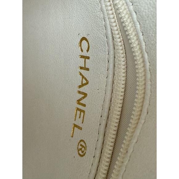 Chanel White Lambskin Quilted Tassel Camera Case with Gold Hardware - Picture 16 of 16